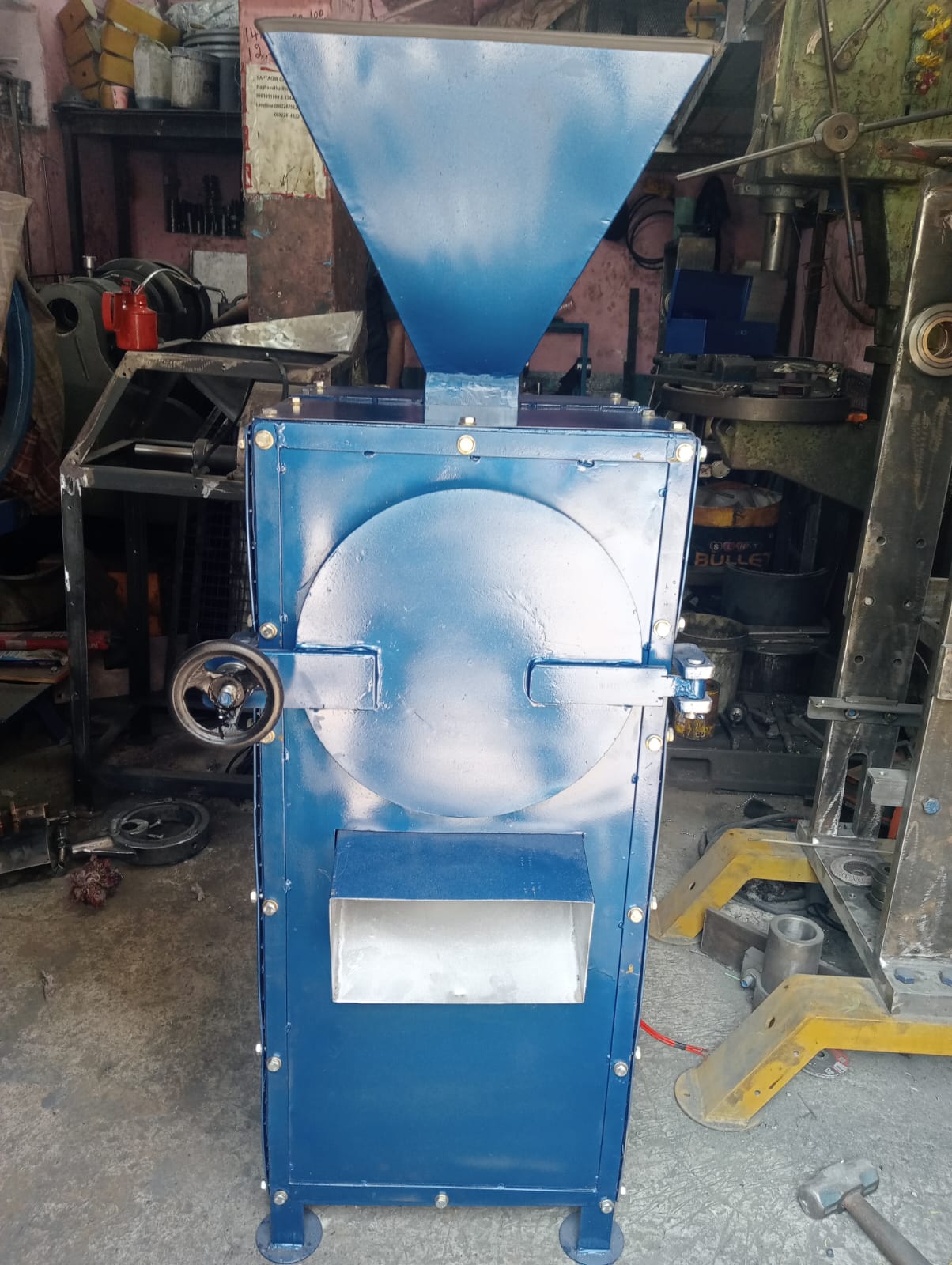 Camphor Grinding Machine - Image 1